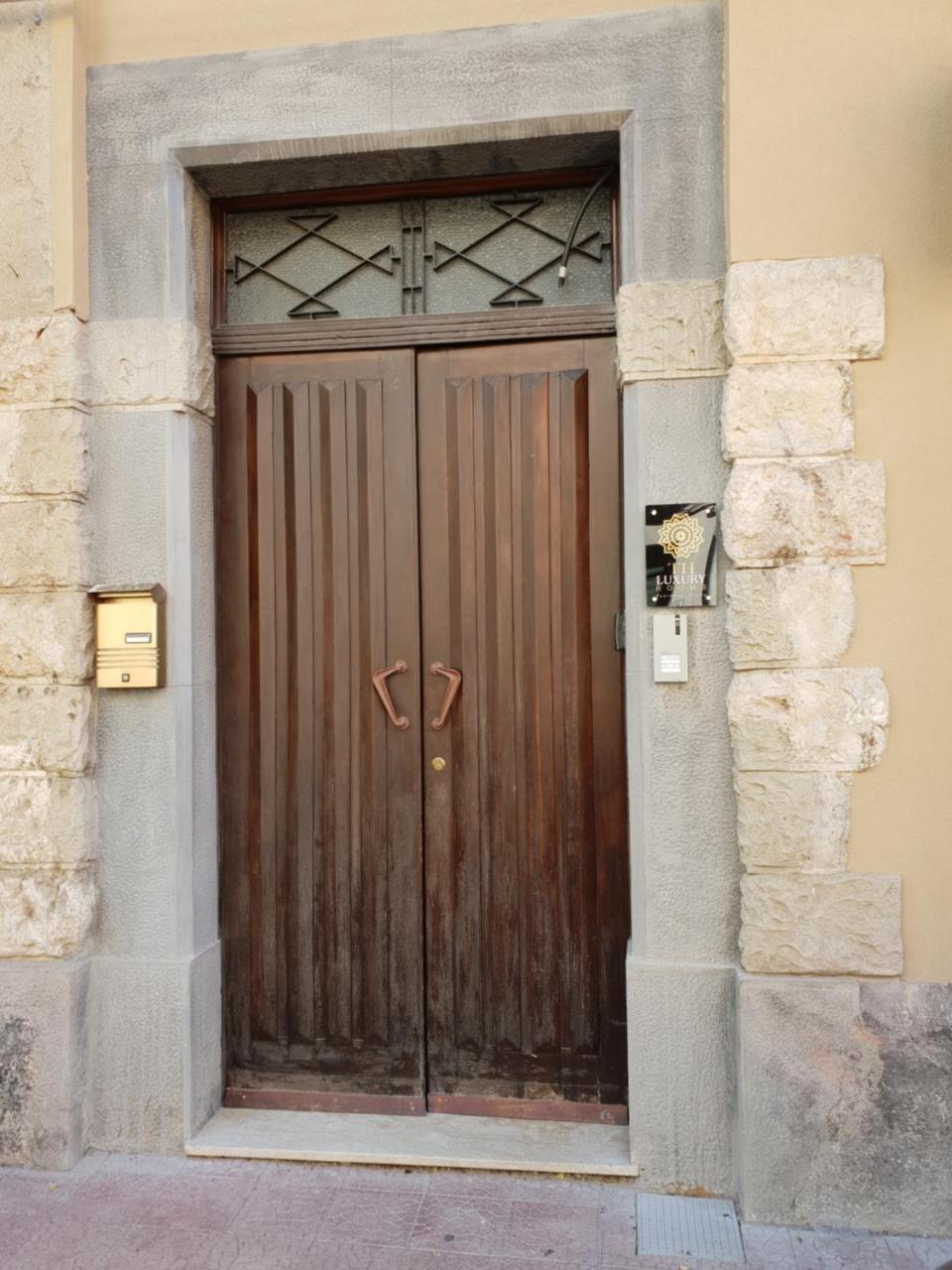 Th Luxury Rooms & Apartment Giardini Naxos Exterior photo